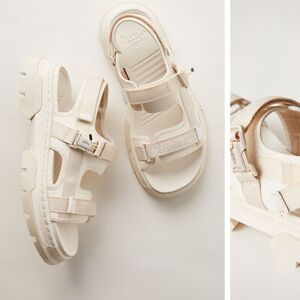 Never Worn Dr. Martens Foster ll Sandals